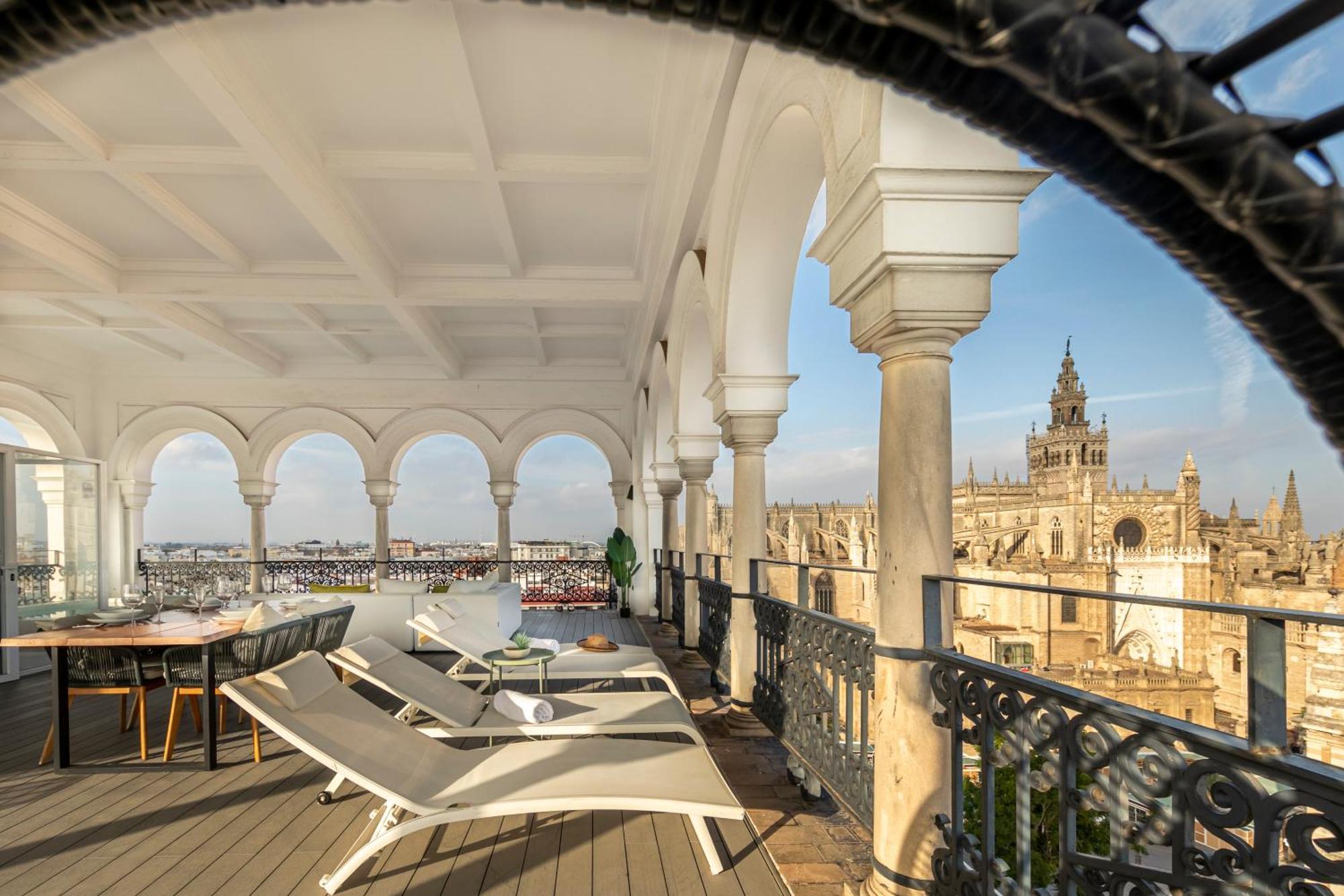 Isg Apartments The Most Exclusive Apartment In Sevillaparking Exterior foto